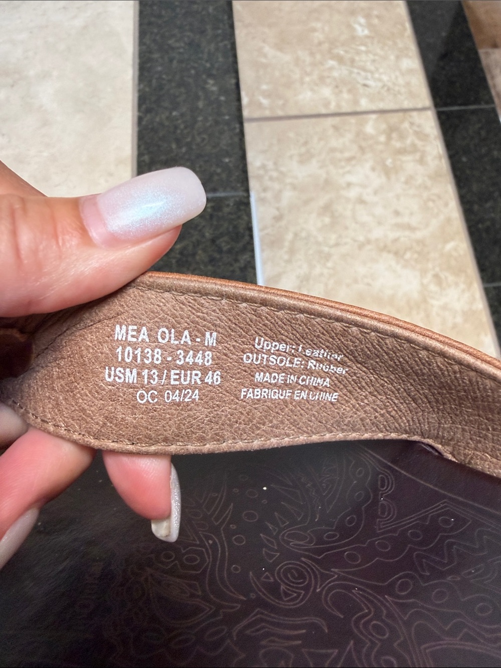 OluKai Mea Ola Mens Flip Flops with Dark Footbed - Picture 3 of 7